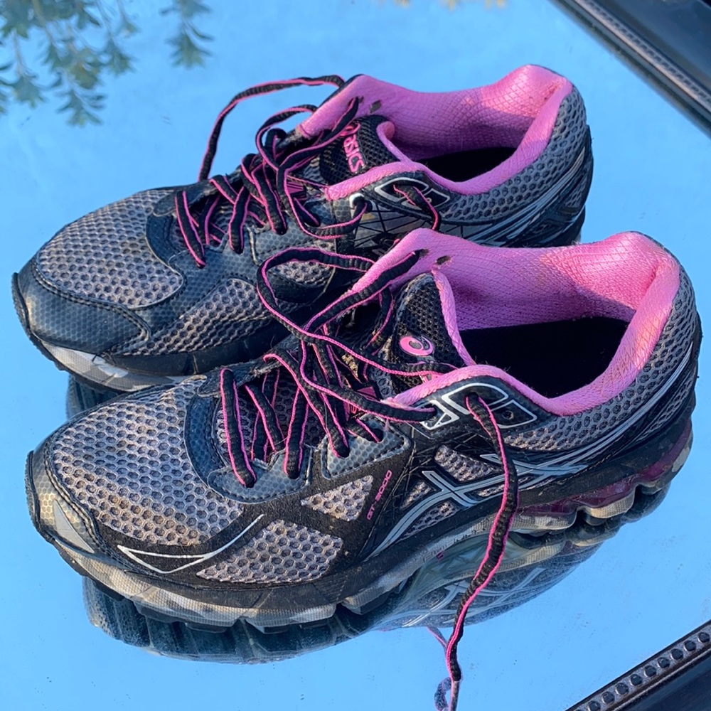 Size 7 Asics Athletic shoes